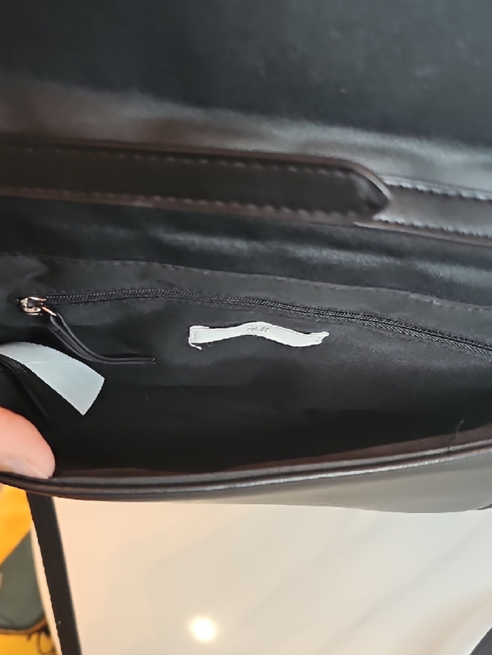 H&M Black Quilted Crossbody Bag - Picture 4 of 4